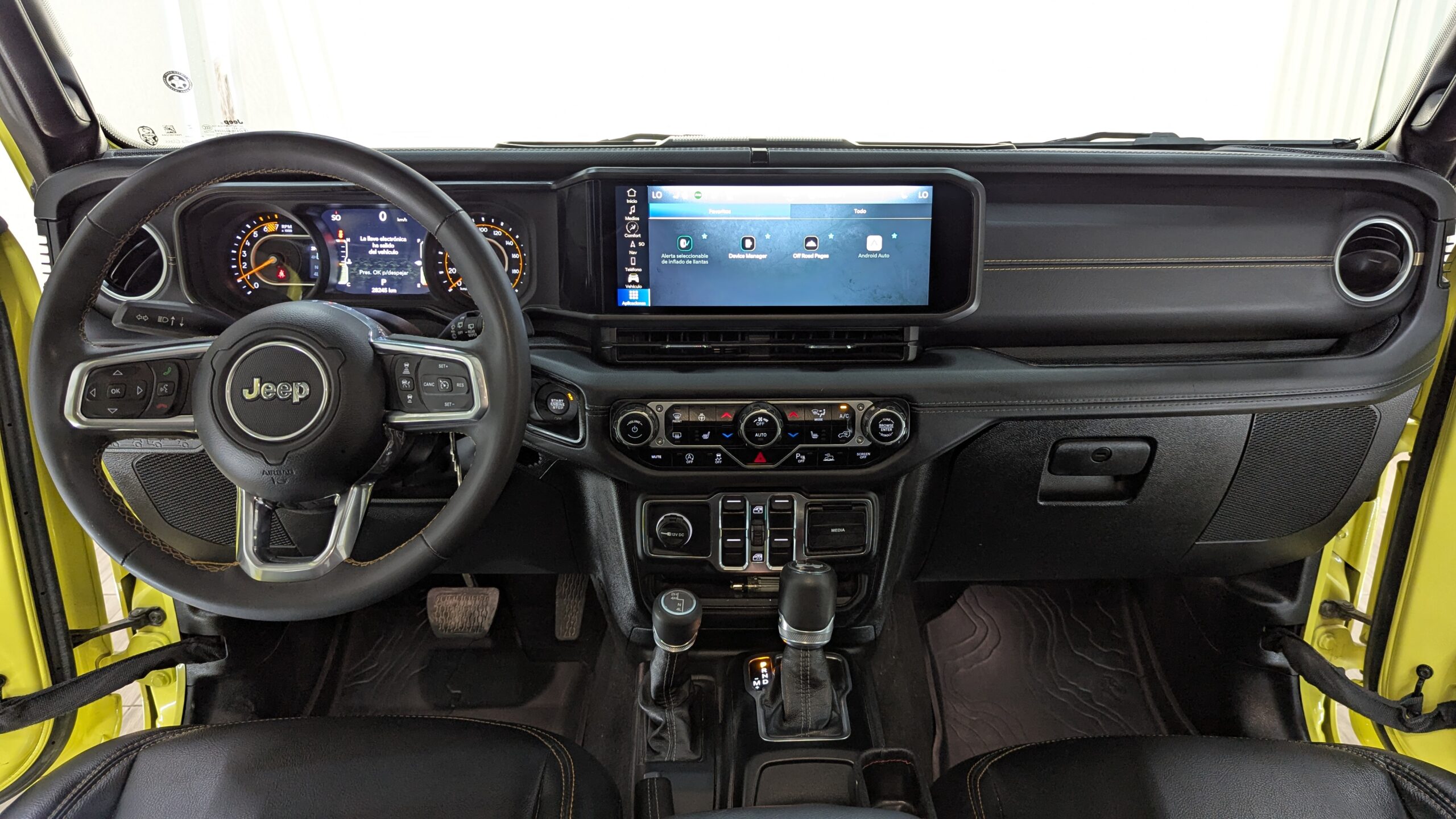Jeep Wrangler Sahara